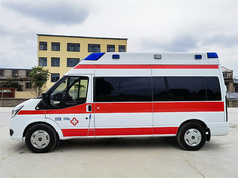 福特V348長(zhǎng)軸高福星監(jiān)護(hù)型救護(hù)車
